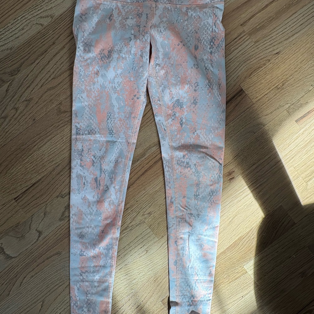 ALO Yoga Tropical Airbrush Python Peach Leggings